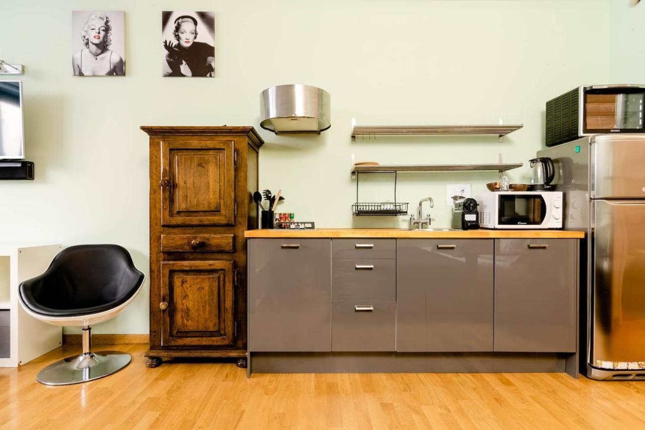 Central Studio Apartment - 24H Self Checkin Milan Bagian luar foto