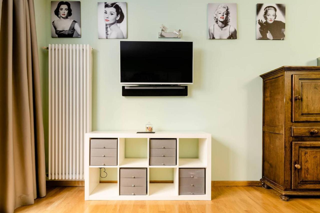Central Studio Apartment - 24H Self Checkin Milan Bagian luar foto