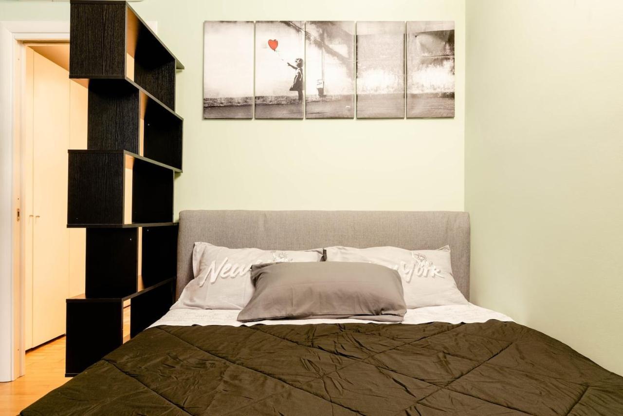 Central Studio Apartment - 24H Self Checkin Milan Bagian luar foto