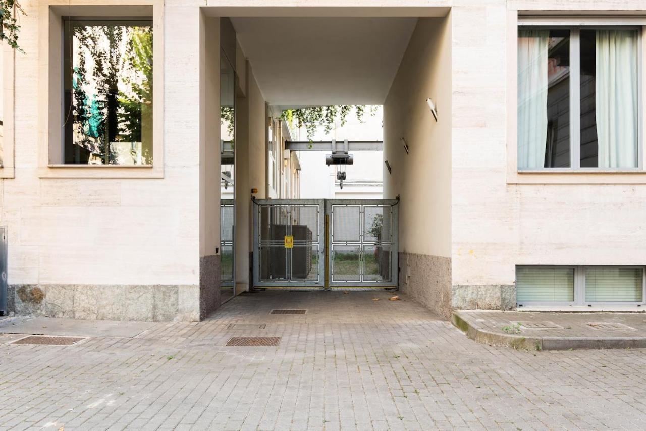 Central Studio Apartment - 24H Self Checkin Milan Bagian luar foto